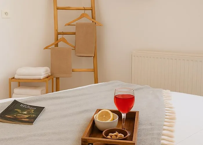 Youga Nest Apartament Vívlos