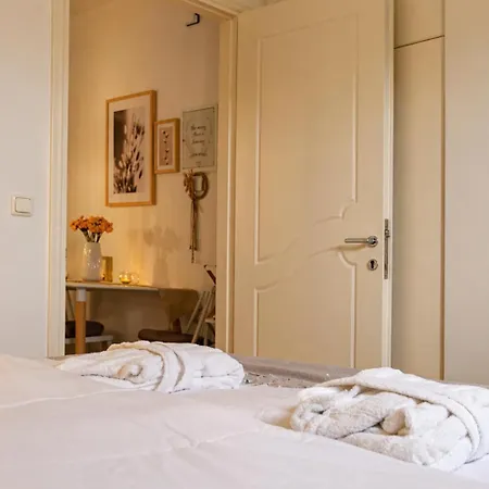 Youga Nest * Vivlos